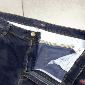 Spodnie jeansy Armani delikatnie rozciagliwe super stan boss Włocławek