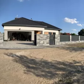 Ukladanie kostki brukowej, brukarstwo, kostka brukowa. Ogrody