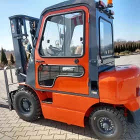 Wózek Widłowy Spalinowy 2,0T Maszt 3,3M Kabina Ogrzewana Benzyna-Gaz