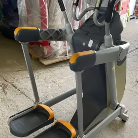 Orbitrek Precor AMT 100i Adaptive Motion Trainer