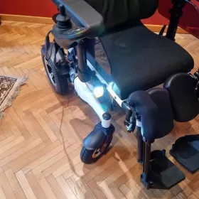 Elektryczny wózek inwalidzki De Luxe