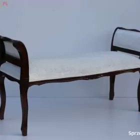 Ławka drewniana z podłokietnikami tapicerowana