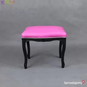 Różowa tapicerowana pufa