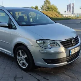 VOLKSWAGEN TOURAN 1.9 TDI 140KM, 7 osób 2007r. zadbany klima