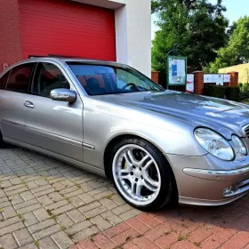 Zamiana Mercedes W211 EVO KlimatronicSkorySzyberdachNaviXenonAlu!