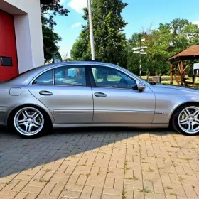 Zamiana Mercedes W211 EVO KlimatronicSkorySzyberdachNaviXenonAlu!