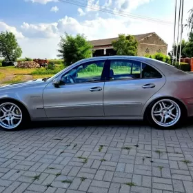 Zamiana Mercedes W211 EVO KlimatronicSkorySzyberdachNaviXenonAlu!
