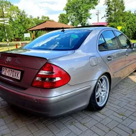 Zamiana Mercedes W211 EVO KlimatronicSkorySzyberdachNaviXenonAlu!