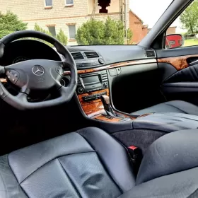 Zamiana Mercedes W211 EVO KlimatronicSkorySzyberdachNaviXenonAlu!