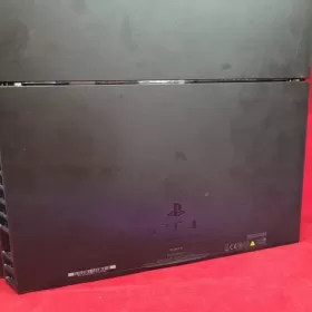Playstation 4 + pad + okablowanie
