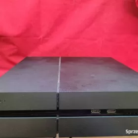 Playstation 4 + pad + okablowanie