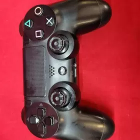 Playstation 4 + pad + okablowanie
