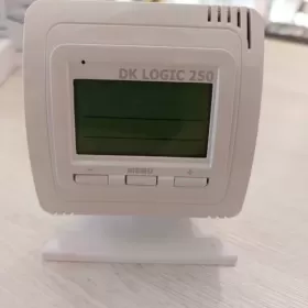Bezprzewodowy termostat pokojowy DK Logic 250