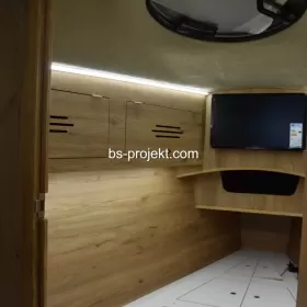 Zabudowa jachtu budowa stolarka motorówka żaglówka houseboat jacht
