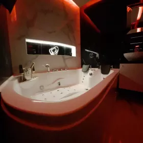 Apartament z 2-osobowym jacuzzi, balkon, centrum Białegostoku