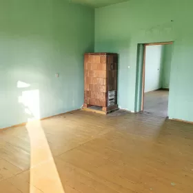 Mieszkanie do remontu z balkonem i garażem