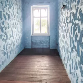 Mieszkanie do remontu z balkonem i garażem