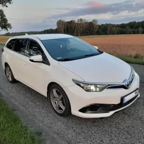 Sprzedam Toyotę Auris 1.4 D4D