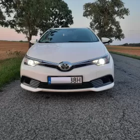 Sprzedam Toyotę Auris 1.4 D4D
