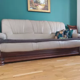 Skorzana kanapa z funkcją spania
