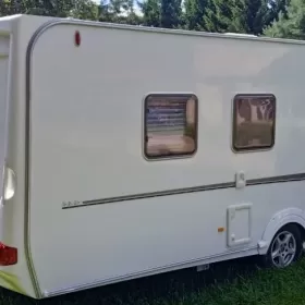 Swift Challenger łóżko z wyspą mover namiot oddzielny prysznic