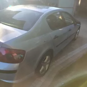 Peugeot 407   1.6 HDi  rok 2005