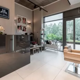 Odstąpię salon fryzjerski w Apartamentowcu przy CH Arkadia.