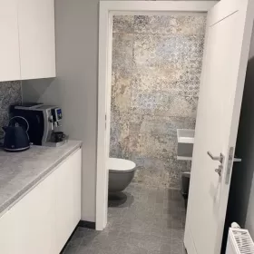 Odstąpię salon fryzjerski w Apartamentowcu przy CH Arkadia.