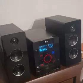 Miniwieża LG CM2760