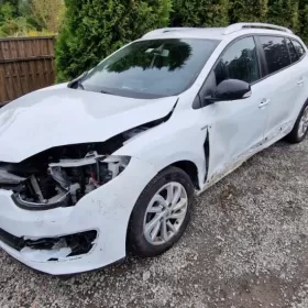 Renault Megane 1.5dci uszkodzona poduszki cale pali jezdzi rok 2016