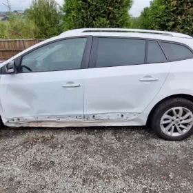 Renault Megane 1.5dci uszkodzona poduszki cale pali jezdzi rok 2016