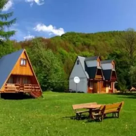 Domki, Nad Rzeką Solinką.Bukowiec, Bieszczady.