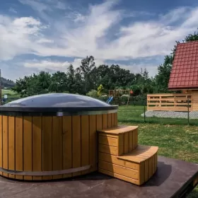 Gorąca KOTlina. Wynajem Mobilna Balia. Jacuzzi w Twoim Ogrodzie