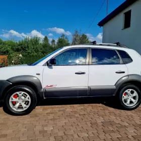 Hyundai Tucson 2.0 4x4 *BEZWYPADKOWY* DVD*navi*kamera*opłacony