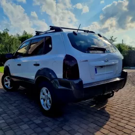 Hyundai Tucson 2.0 4x4 *BEZWYPADKOWY* DVD*navi*kamera*opłacony