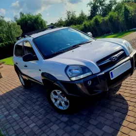 Hyundai Tucson 2.0 4x4 *BEZWYPADKOWY* DVD*navi*kamera*opłacony