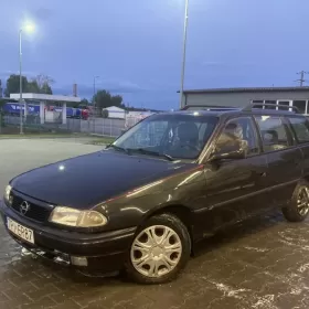 Opel Astra 1.6 75KM