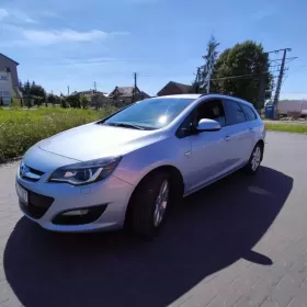 Piękny Opel Astra J