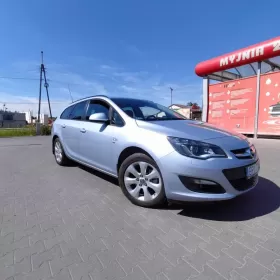Piękny Opel Astra J