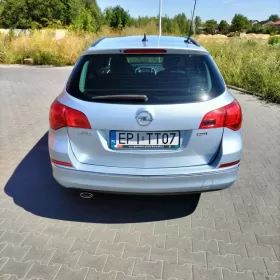 Piękny Opel Astra J