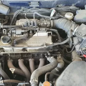 Mitsubishi Carisma 1.6 LPG 2000r klima poduszki radio długie opłaty