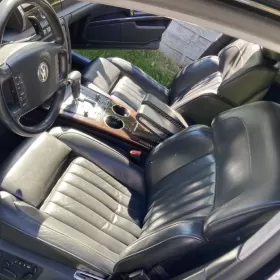 Volkswagen Phaeton 4.2