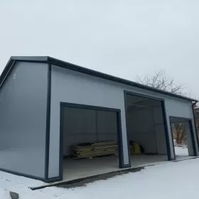 Hale garaże wiaty konstrukcje stalowe montaż płyt warstwowych