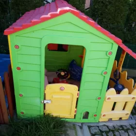 Domek plastikowy dla dzieci