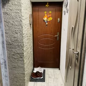Na sprzedaż zadbane mieszkanie po remoncie, 43 m2, z garażem, parter