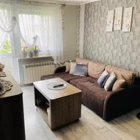 Na sprzedaż zadbane mieszkanie po remoncie, 43 m2, z garażem, parter