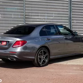 Mercedes-Benz Klasa E  169 900 PLN Do negocjacji  2019  178 889 km  Diesel  Sedan