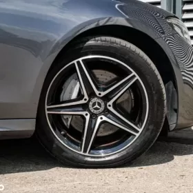 Mercedes-Benz Klasa E  169 900 PLN Do negocjacji  2019  178 889 km  Diesel  Sedan