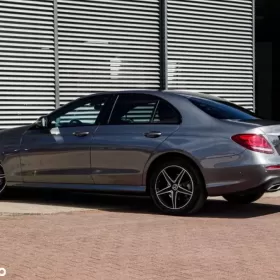 Mercedes-Benz Klasa E  169 900 PLN Do negocjacji  2019  178 889 km  Diesel  Sedan