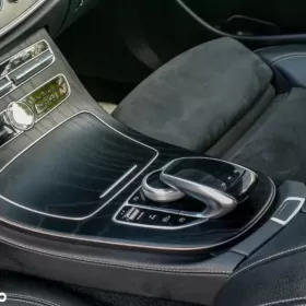 Mercedes-Benz Klasa E  169 900 PLN Do negocjacji  2019  178 889 km  Diesel  Sedan